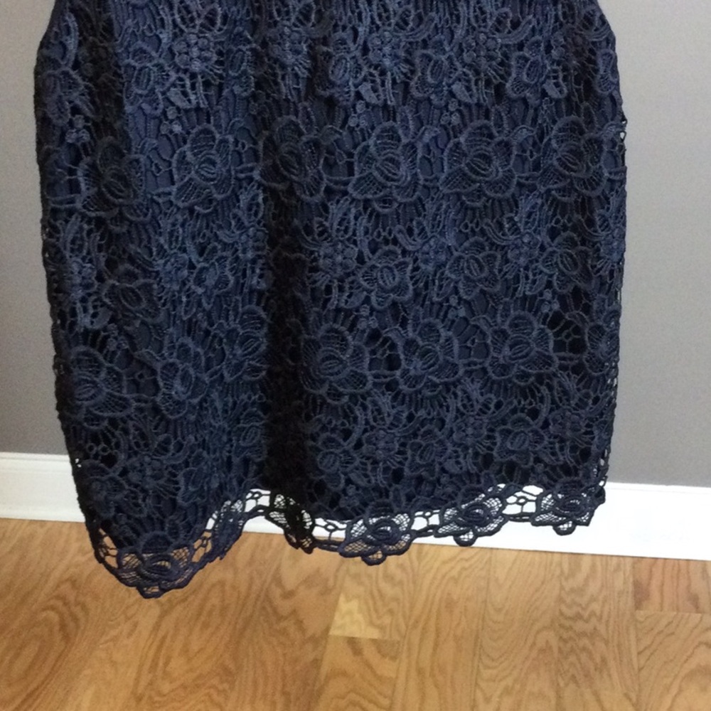L Nanette Lepore navy lace overlay stretch top - Picture 7 of 15
